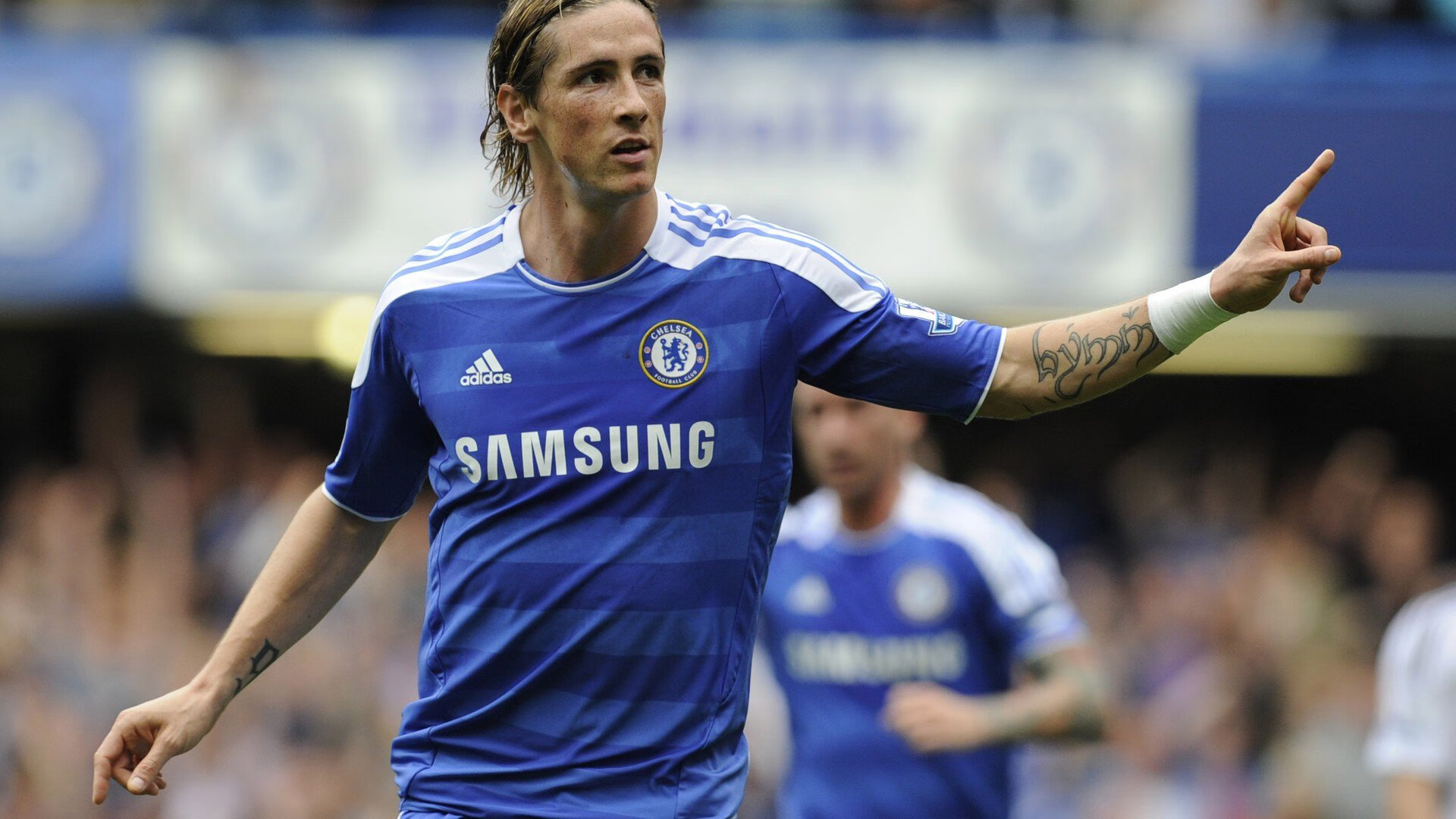 九游体育平台官网-巴雷特：凭借精准的控制力和长传，成为全黑队最强后场球员，巴雷特阵容